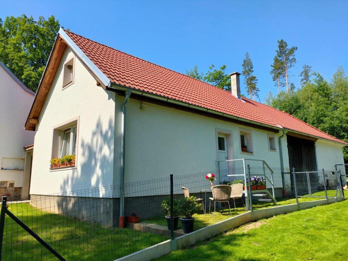 Ubytovani Na Samote - Apartman U Tesaru Komarice Luaran gambar
